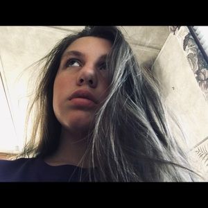 Meet your Posher, Elyza